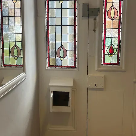 Superb Location 3 Min To Rds, Aviva, D4 2 Bed