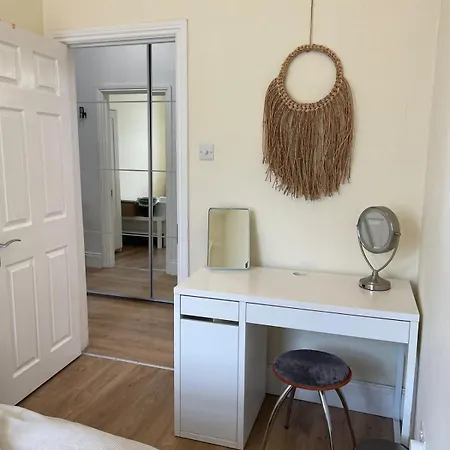 Superb Location 3 Min To Rds, Aviva, D4 2 Bed * Dublin