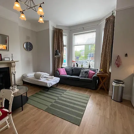 Superb Location 3 Min To Rds, Aviva, D4 2 Bed Appartamento