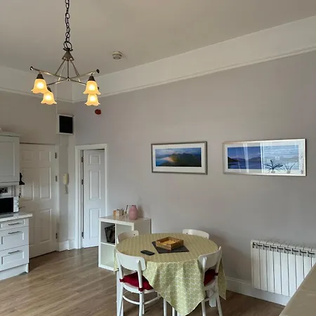 Superb Location 3 Min To Rds, Aviva, D4 2 Bed Apartment Dublin