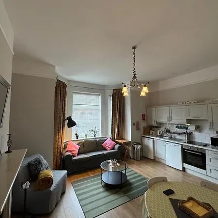 Superb Location 3 Min To Rds, Aviva, D4 2 Bed Apartment Dublin