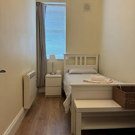 Superb Location 3 Min To Rds, Aviva, D4 2 Bed * Dublino